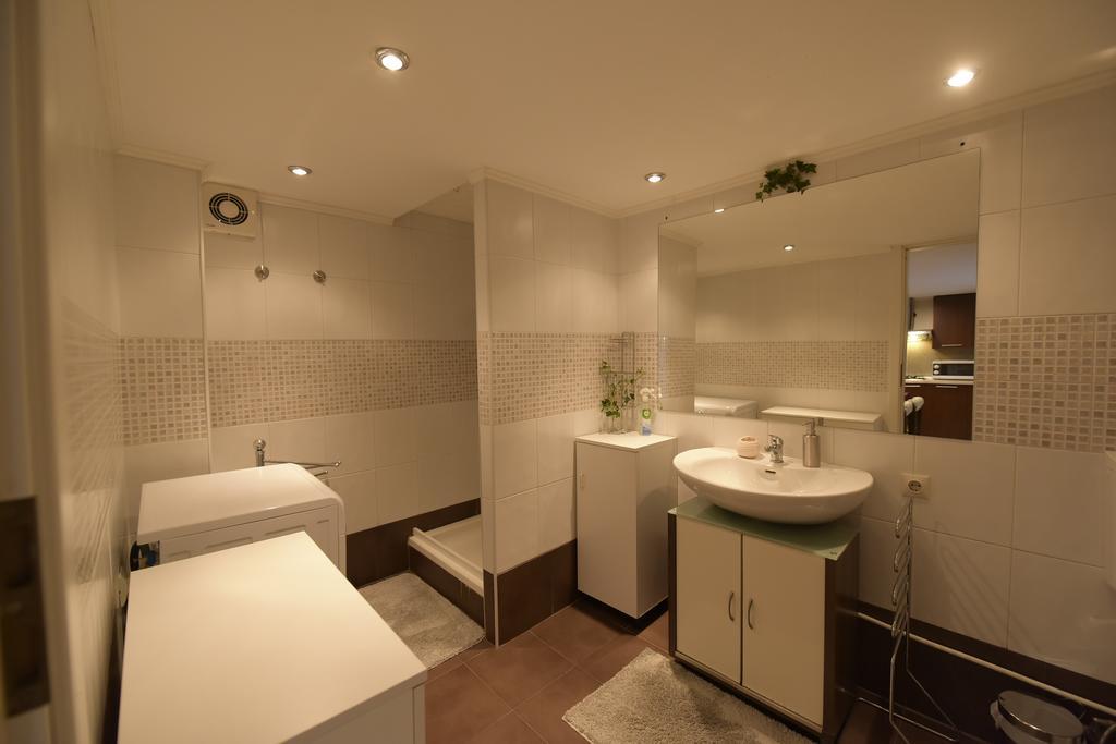 H & V Residence - Split Level Apartment Arad Eksteriør bilde